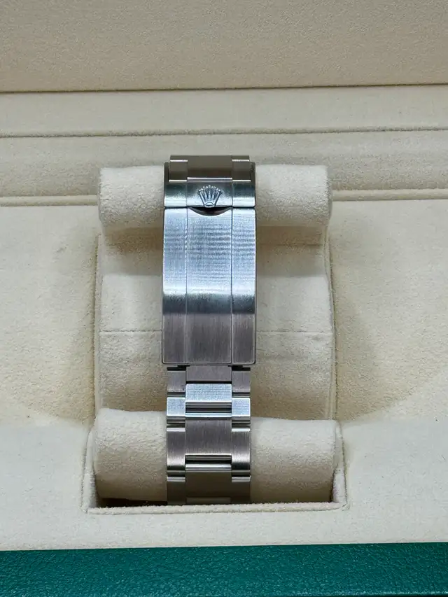 2023 Rolex Sea Dweller 50th Anniversary Red Line 126600 - Photo 3