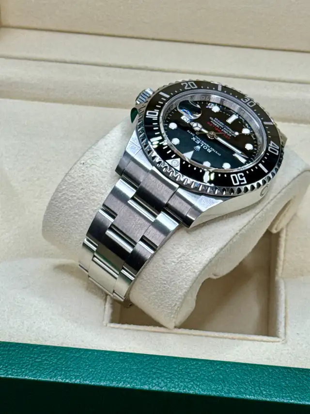 2023 Rolex Sea Dweller 50th Anniversary Red Line 126600 - Photo 4