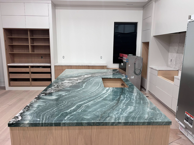 Apsara Beautiful Green Quartz Countertop with Beautiful Veins