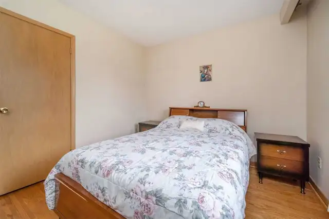 MAIN UPPER LEVEL ROOMS FOR RENT WESTWOOD MALL MALTON MISSISSAUGA - Photo 6