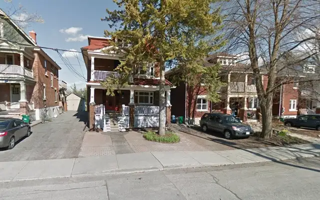 Very nice 2 bedroom unit in Old Ottawa South  - For July 1st! - Photo 9