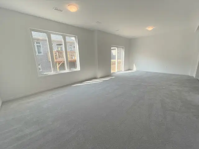 Brand New! 4 Bed   Den Upper Duplex, South Barrie - Photo 4