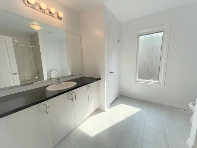 Brand New! 4 Bed   Den Upper Duplex, South Barrie - Photo 18