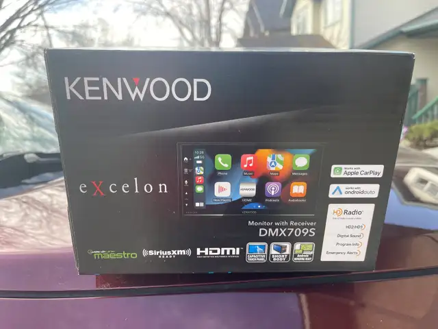 KENWOOD DOUBLE DIN AND BACK UP CAMERA