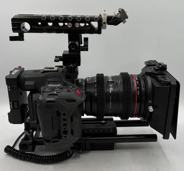 Canon EOS R5 C Camera with Cage, Light, Battery Pack, Case, etc. - Photo 3