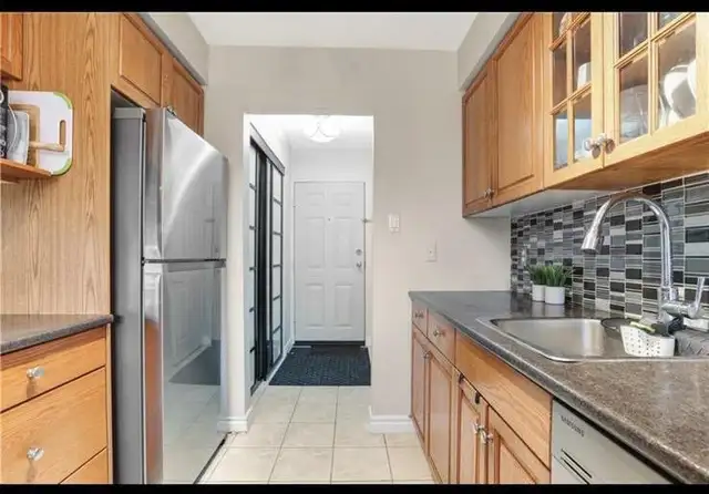 3br   1.5 bathroom townhouse available for rent Kitchener - Photo 2