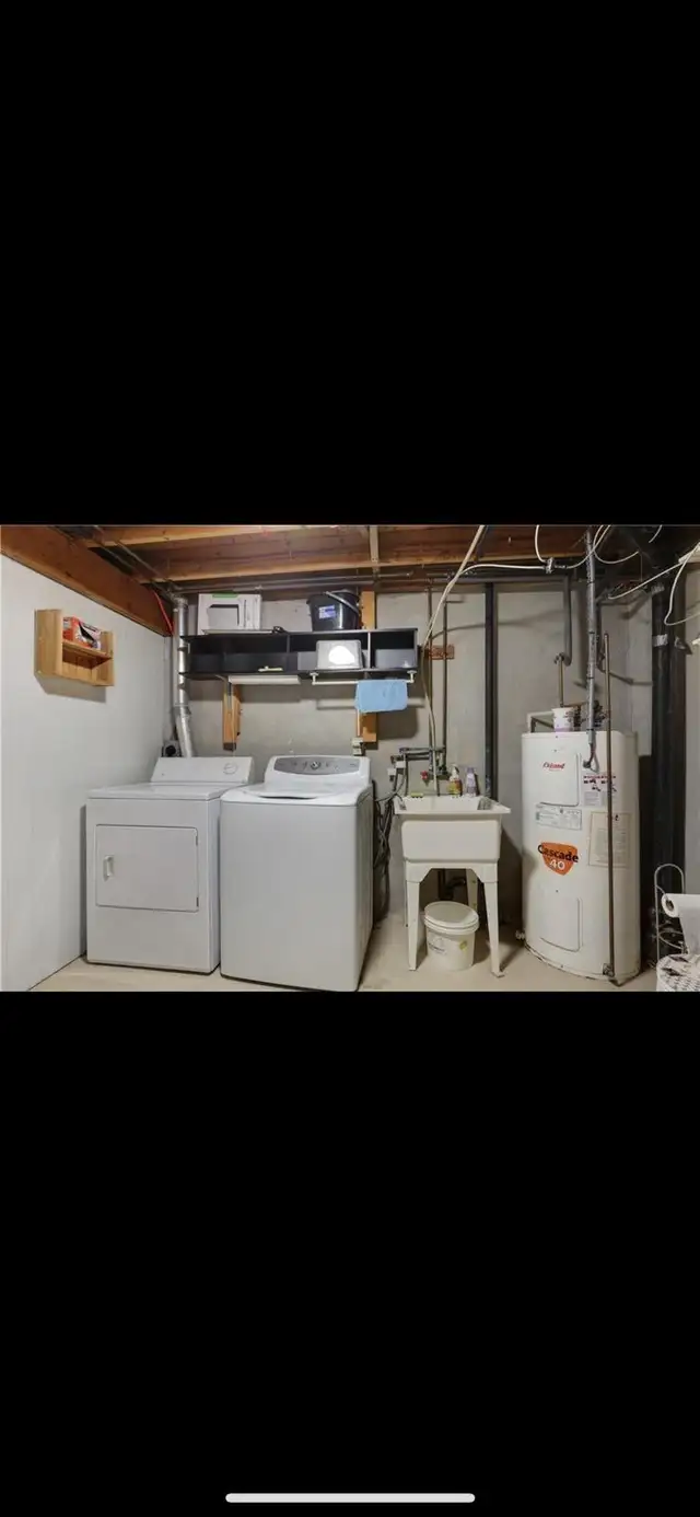 3br   1.5 bathroom townhouse available for rent Kitchener - Photo 9