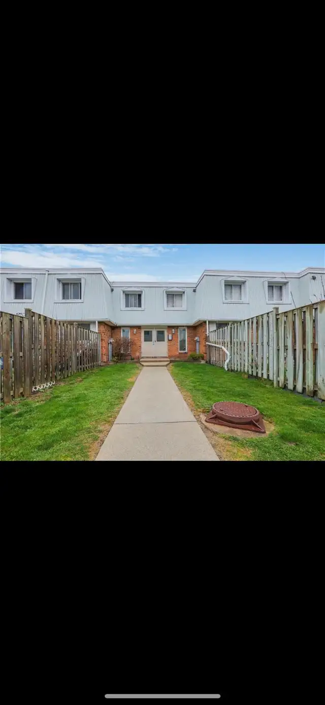 3br   1.5 bathroom townhouse available for rent Kitchener - Photo 12