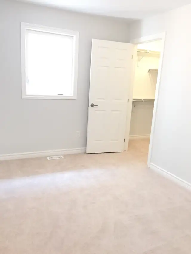 534 Millars Sound Way: 4 Bedroom (Barrhaven) - Photo 2