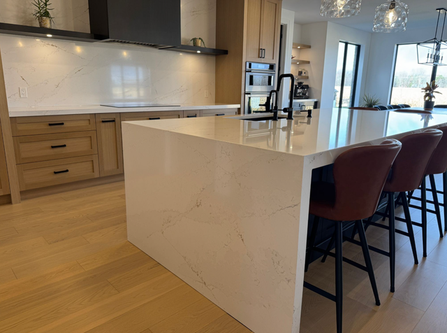 White Quartz Countertop With Beautiful Sparkles - Photo 4