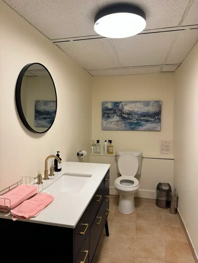 Wellness-Focused Studio Space for Rent – 371 Danforth Ave - Photo 4