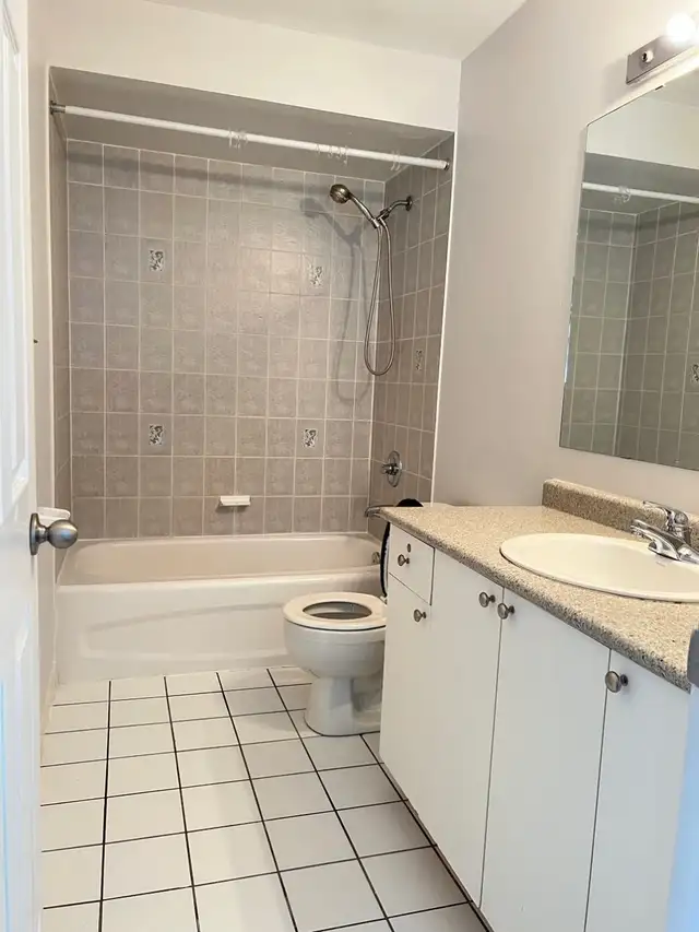 Room in House for Rent by WinstonChurchill & Hwy403 in ErinMills - Photo 9