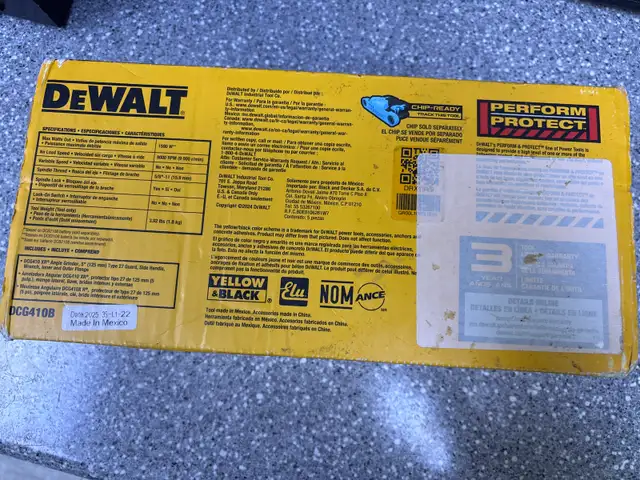 Dewalt DCG410B 30V Brushless 4 1/2" Paddle Swithc Grinder - Photo 2