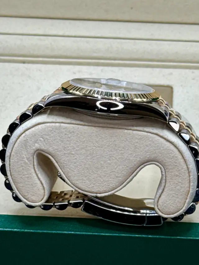 2025 Rolex Datejust 41 Two Tone 126333 - Photo 4