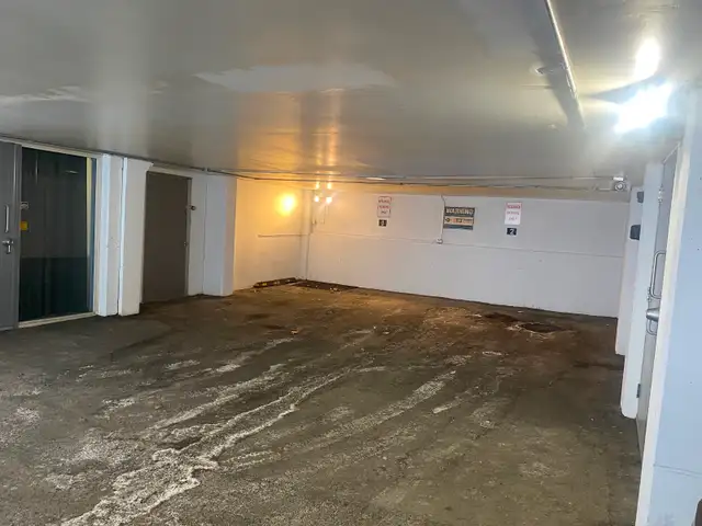 Parking stall for monthly rent - Photo 2