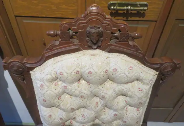 Antique Queen Ann chair set - Photo 3