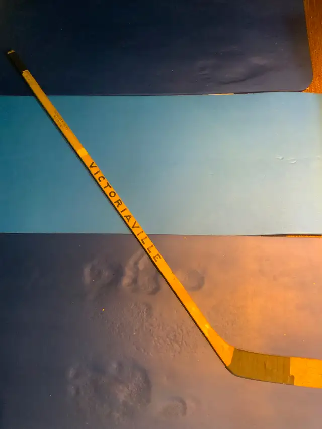 1960 Victoriaville hockey stick, straight blade. Vintage hockey