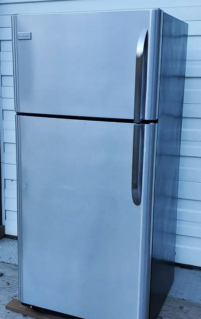 Frigidaire Mid Size Fridge - Very good condition, Clean, cold