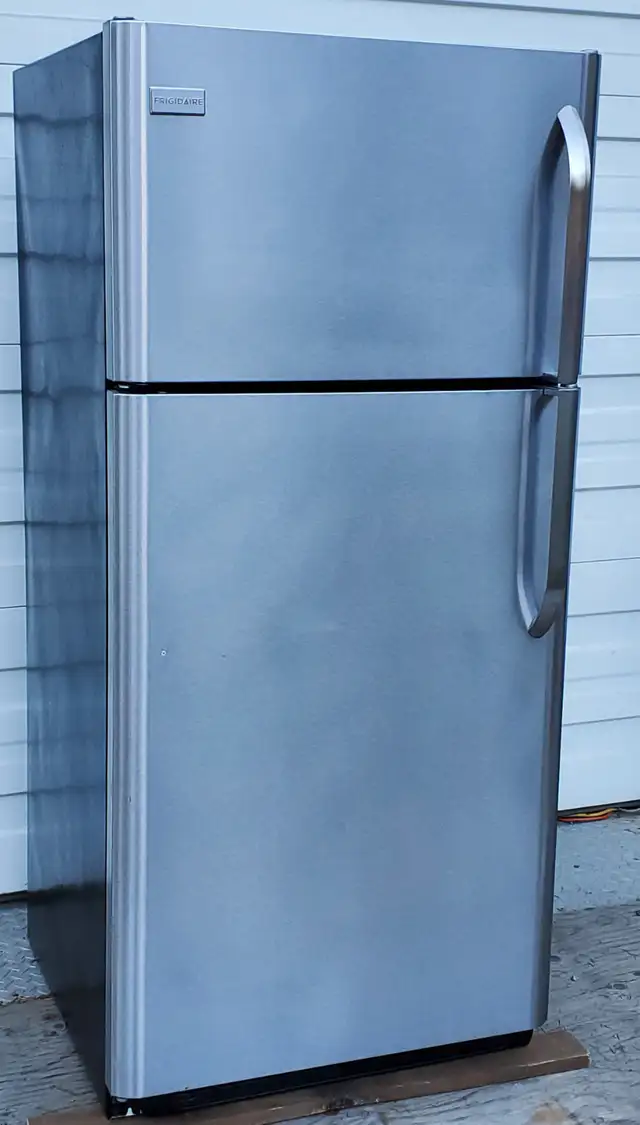 Frigidaire Mid Size Fridge - Very good condition, Clean, cold - Photo 2