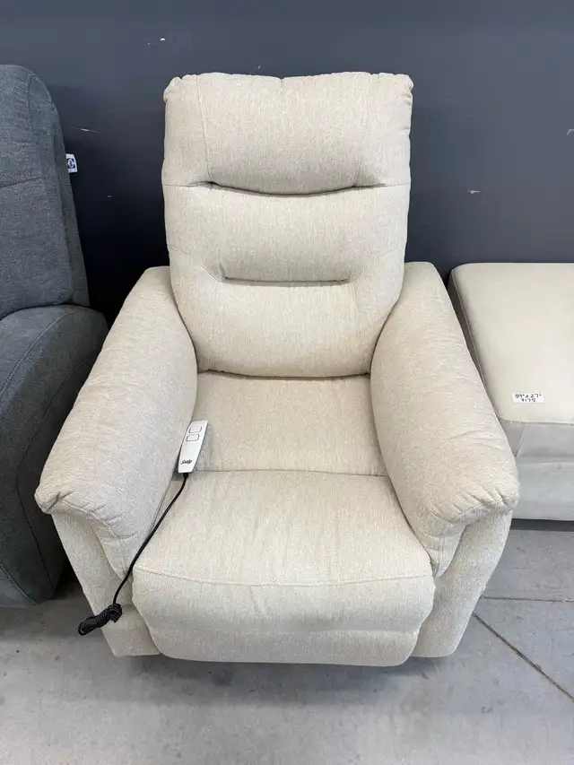Sealy cream fabric power reclining lift chair