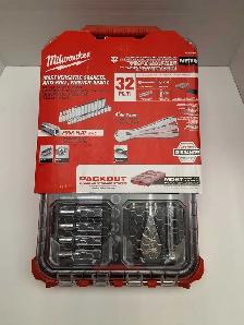 Milwaukee 48-22-9482 Packout 32 piece Metric 3/8'  Ratchet Set