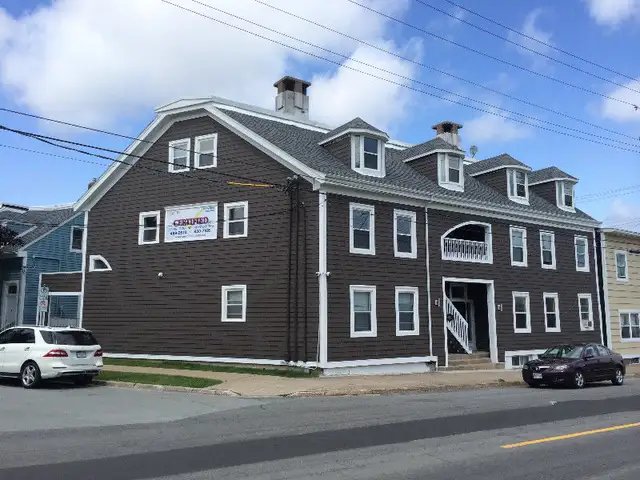 2 LEVEL 1.5 br. Loft. 10’stone fireplace - Photo 11