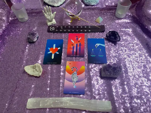 Psychic Bella - Photo 5