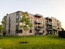 3 ½ Boul. Bastien, près des Galeries de la Capitale