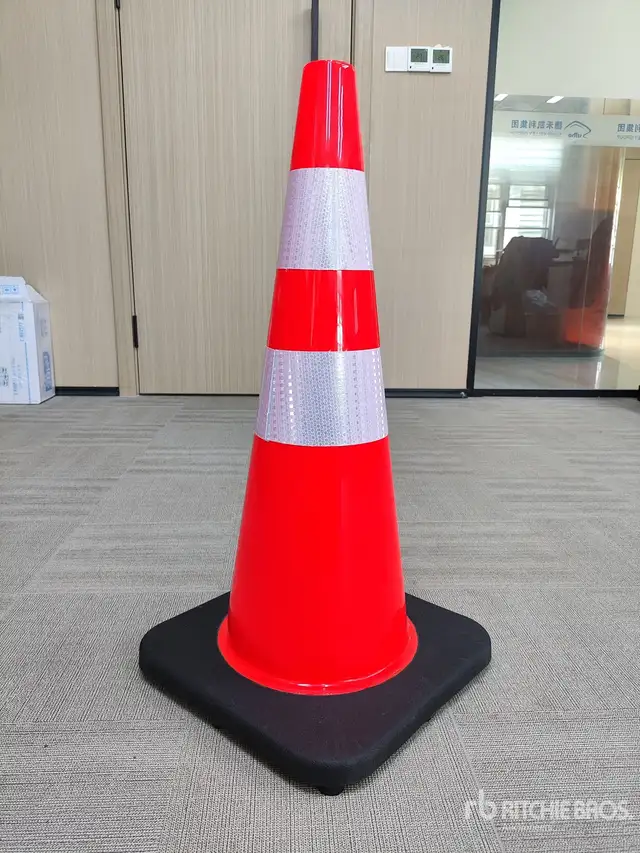 Safety Cones – Perfect for Traffic Control - Photo 2