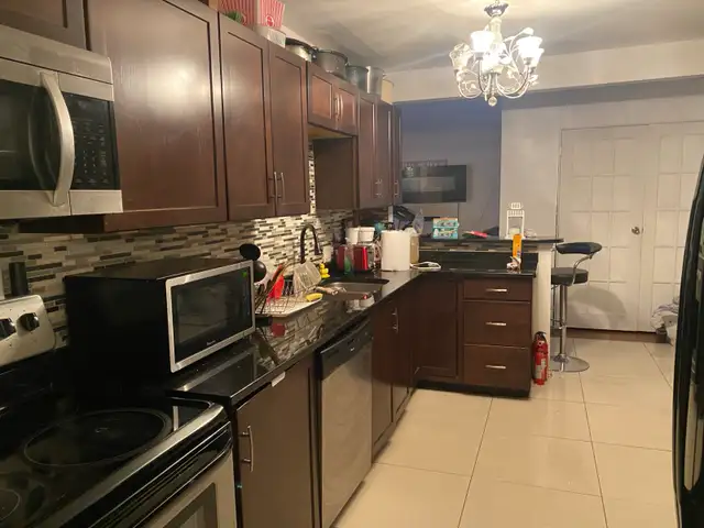 Room to Rent 5 min walk to U of M! Male student! - Photo 6