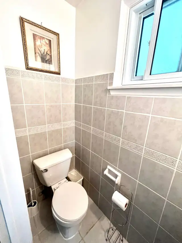 3BR Upper Unit | Quiet Tree‑Lined Area | 2 Parking | Available - Photo 13