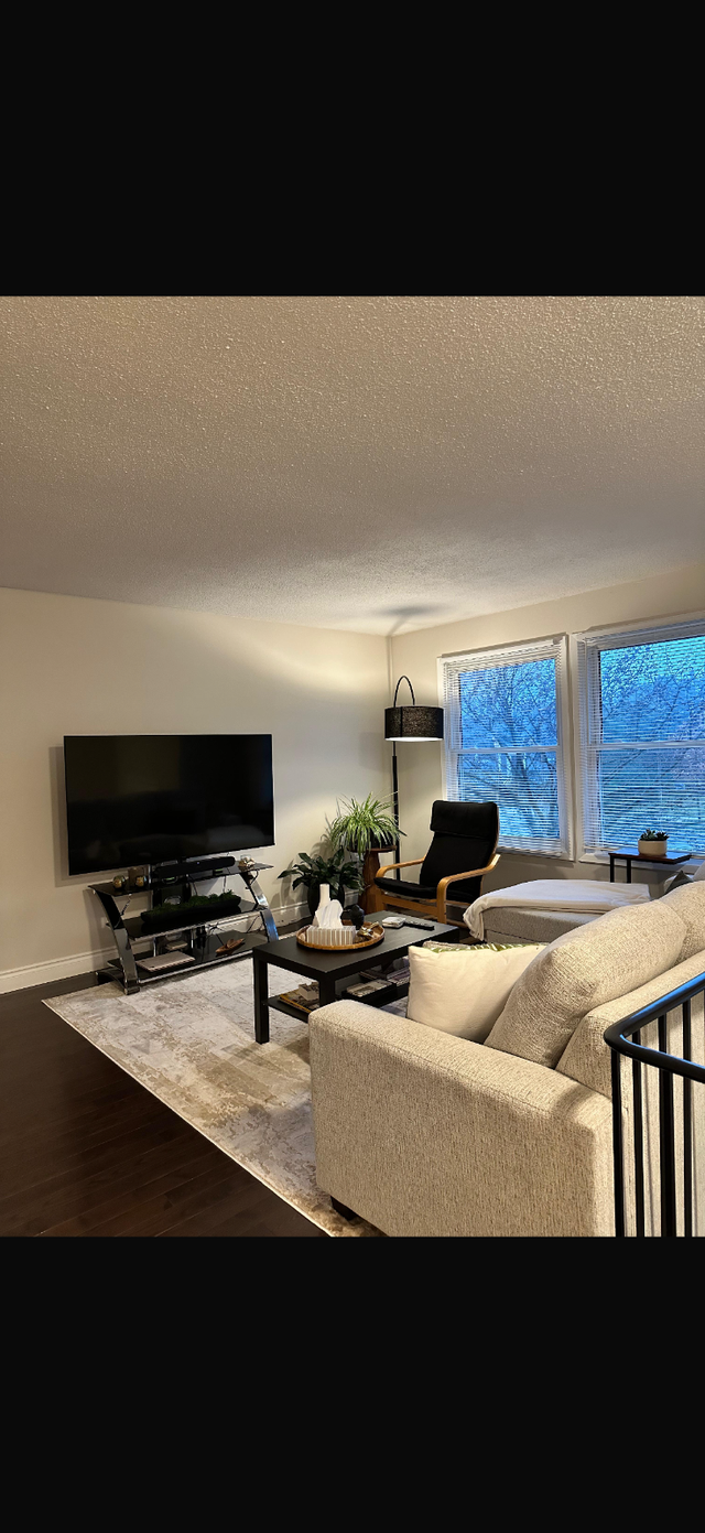 Centrally located 3 bedroom House - Photo 2