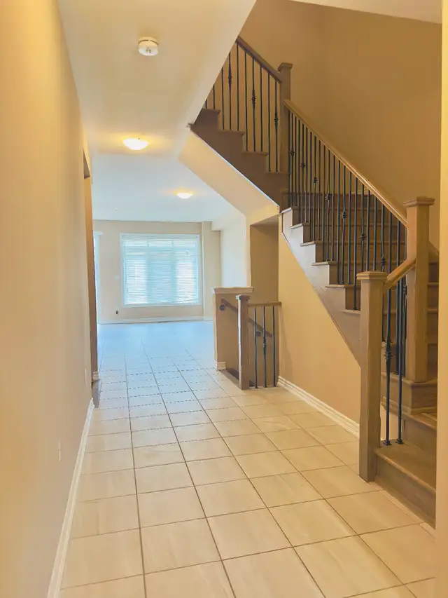 3 BED 3 BATH HOUSE WITH HUGE BASEMENT UP FOR LEASE - Photo 2