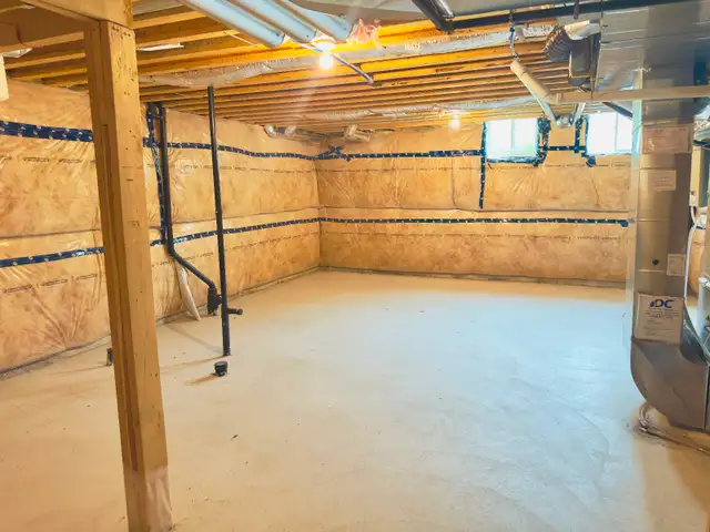 3 BED 3 BATH HOUSE WITH HUGE BASEMENT UP FOR LEASE - Photo 10