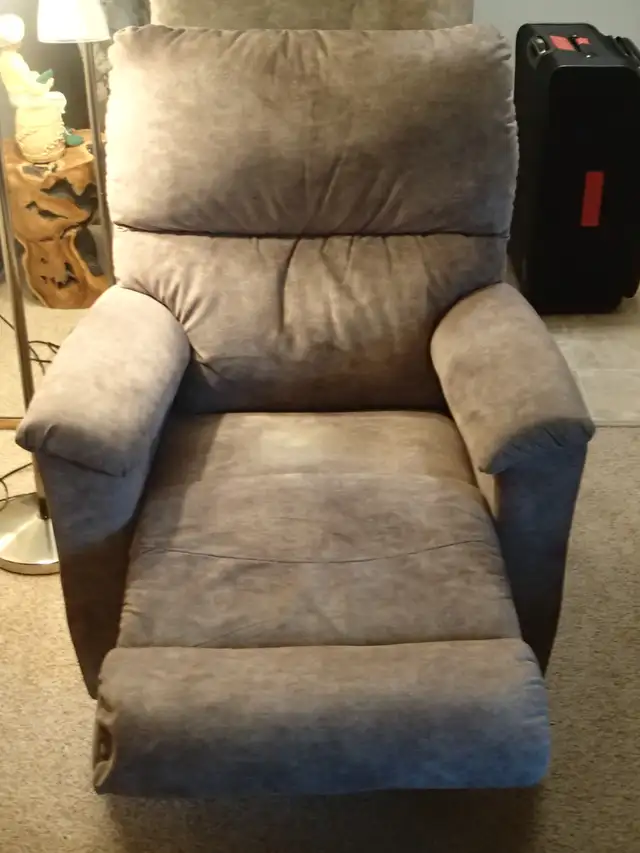 Used Reclining Chair Available for Free - Photo 2
