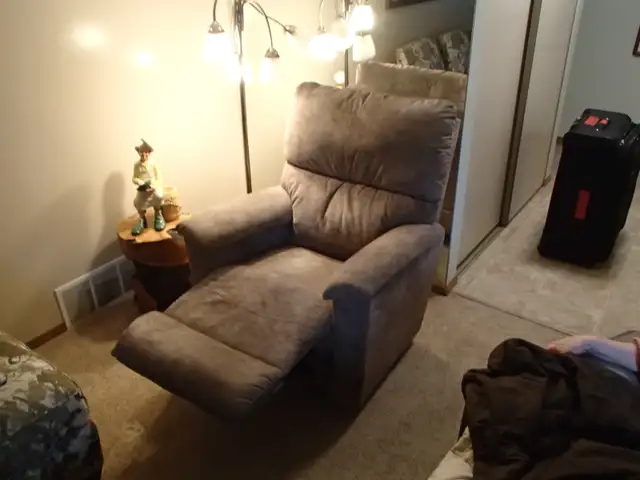 Used Reclining Chair Available for Free - Photo 3