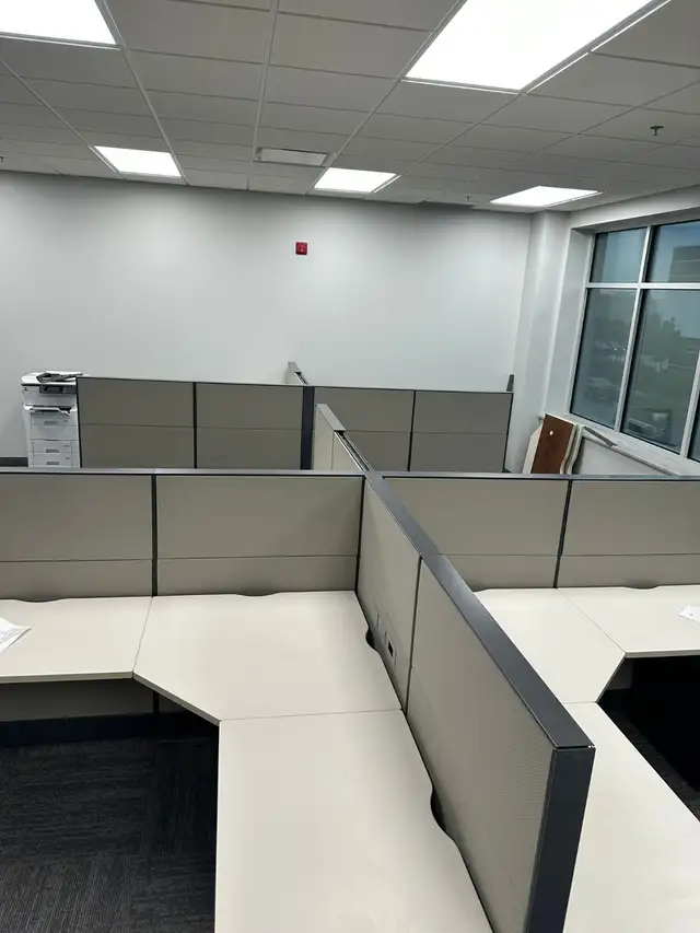 DECOMMISSION SERVICES FROM UFFICIO FURNITURE! - Photo 5