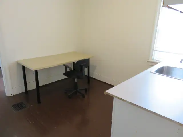 Great Student Rental In Fantastic Location 361 King St W - Photo 12