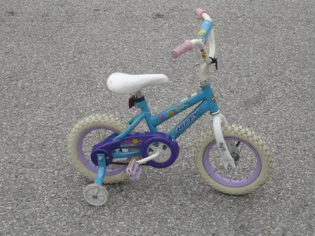 OUTGROWN GIRL'S 12' HUFFY SEASTAR WITH TRAINING WHEELS BIKE! - Photo 4