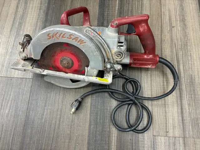Skilsaw SHD77M Worm Drive Circular Saw