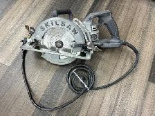 Skilsaw SPT77W Worm Drive Circular Saw