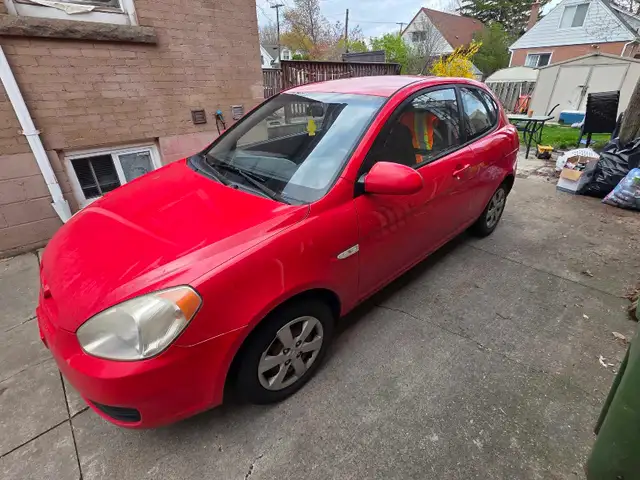 2009 Hyundai Accent - Photo 2