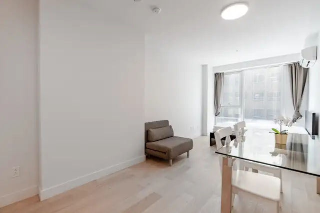Prime Downtown Location Apartment for Rent - Photo 2