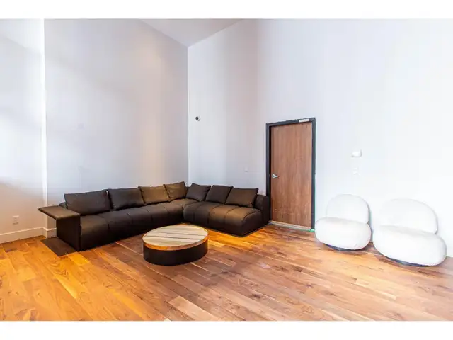 Prime Downtown Location Apartment for Rent - Photo 7