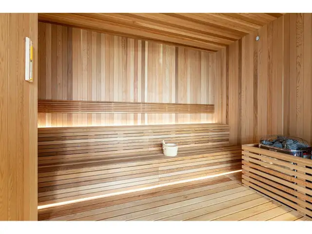 Prime Downtown Location Apartment for Rent - Photo 13