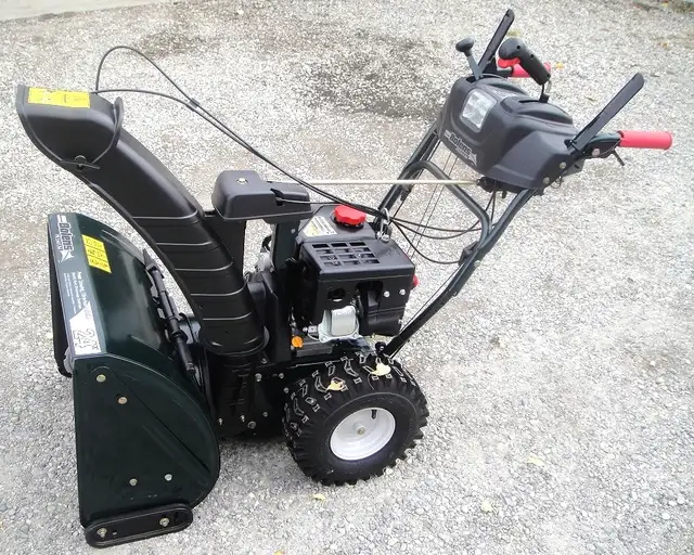 MTD BOLENS FULLY LOADED 24' SNOW BLOWER