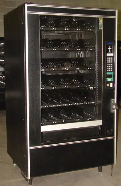 Snack Vending Machine - Photo 2