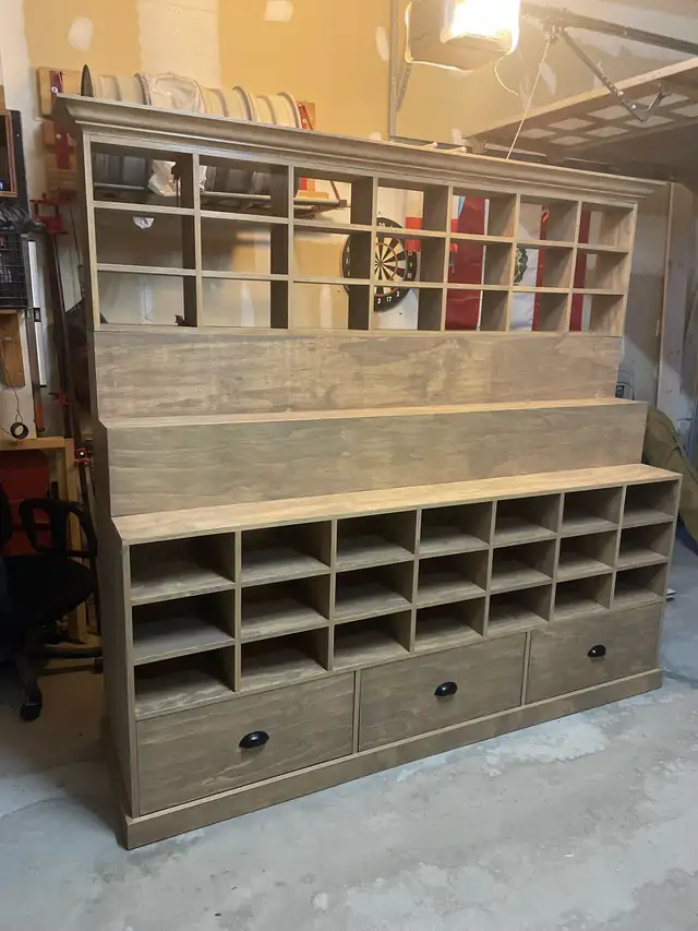 HR woodworking (finish carpenter)