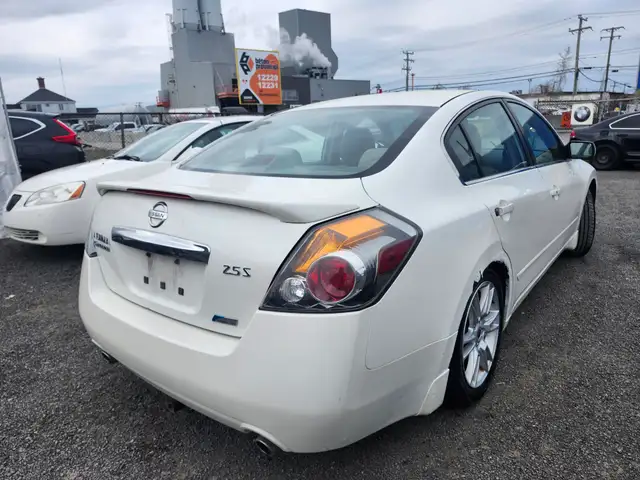 2010 Nissan Altima AUTOMATIQUE PETIT BUGET - Photo 7