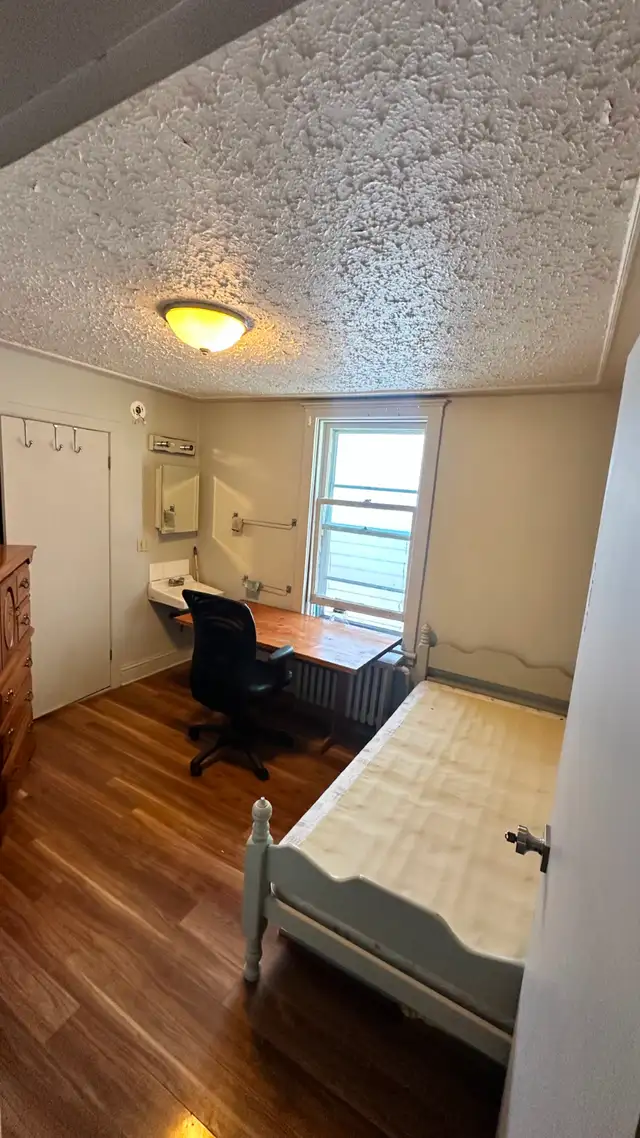 Chambres à louer – 72 rue Vaudreuil, Gatineau Adresse : 7 - Photo 5